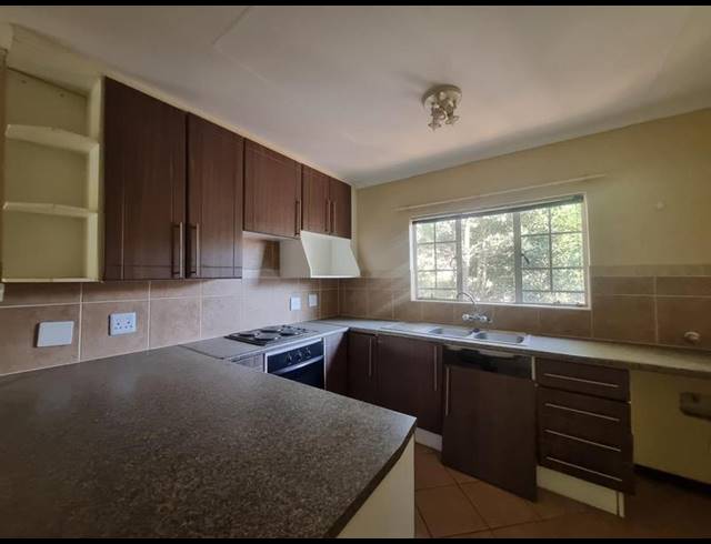 2 BEDROOM APARTMENT FOR SALE IN MOOIKLOOF RIDGE ESTATE